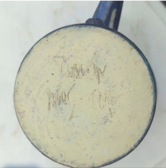 Art Pitcher Signed, Cobalt Blue Bird on Brown Pottery, Hand Crafted - Picture 4 of 9